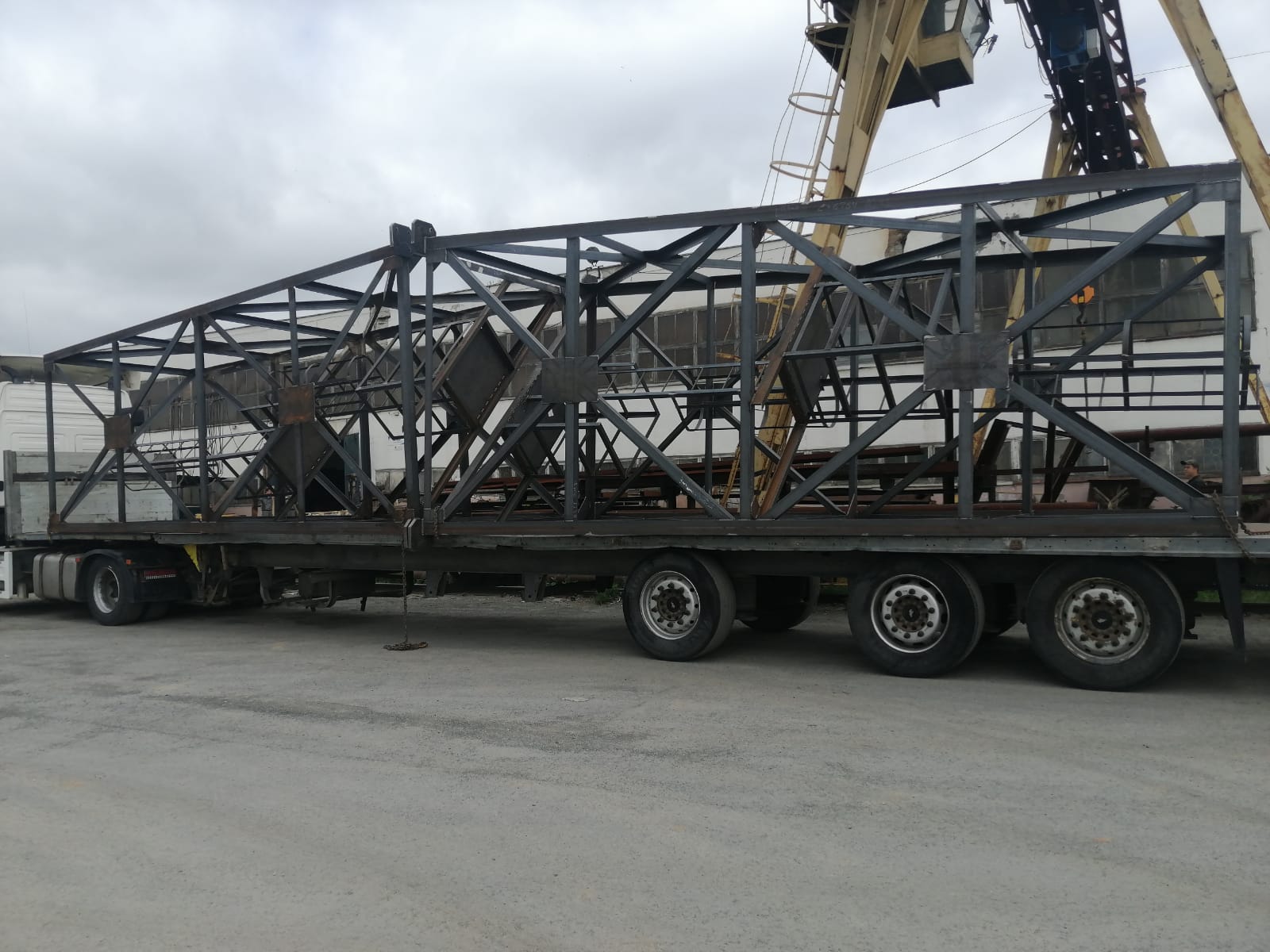 Гнутый уголок Антенная опора фото 2